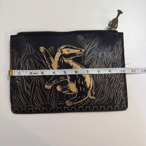 Danielle Nicole Harry Potter Horcrux Collection Helga Hufflepuff Cup Clutch Bag - Picture 6 of 7